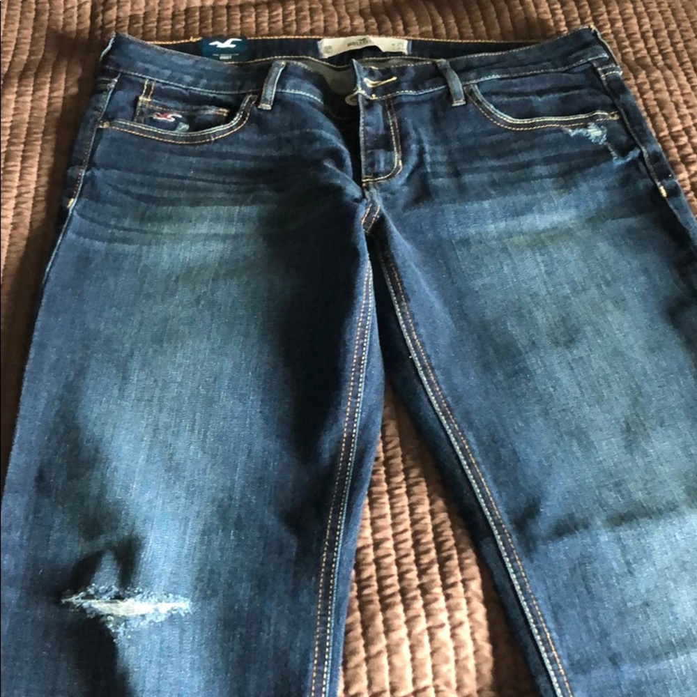 Hollister Boot Cut Women’s 9 Jeans (distressed)